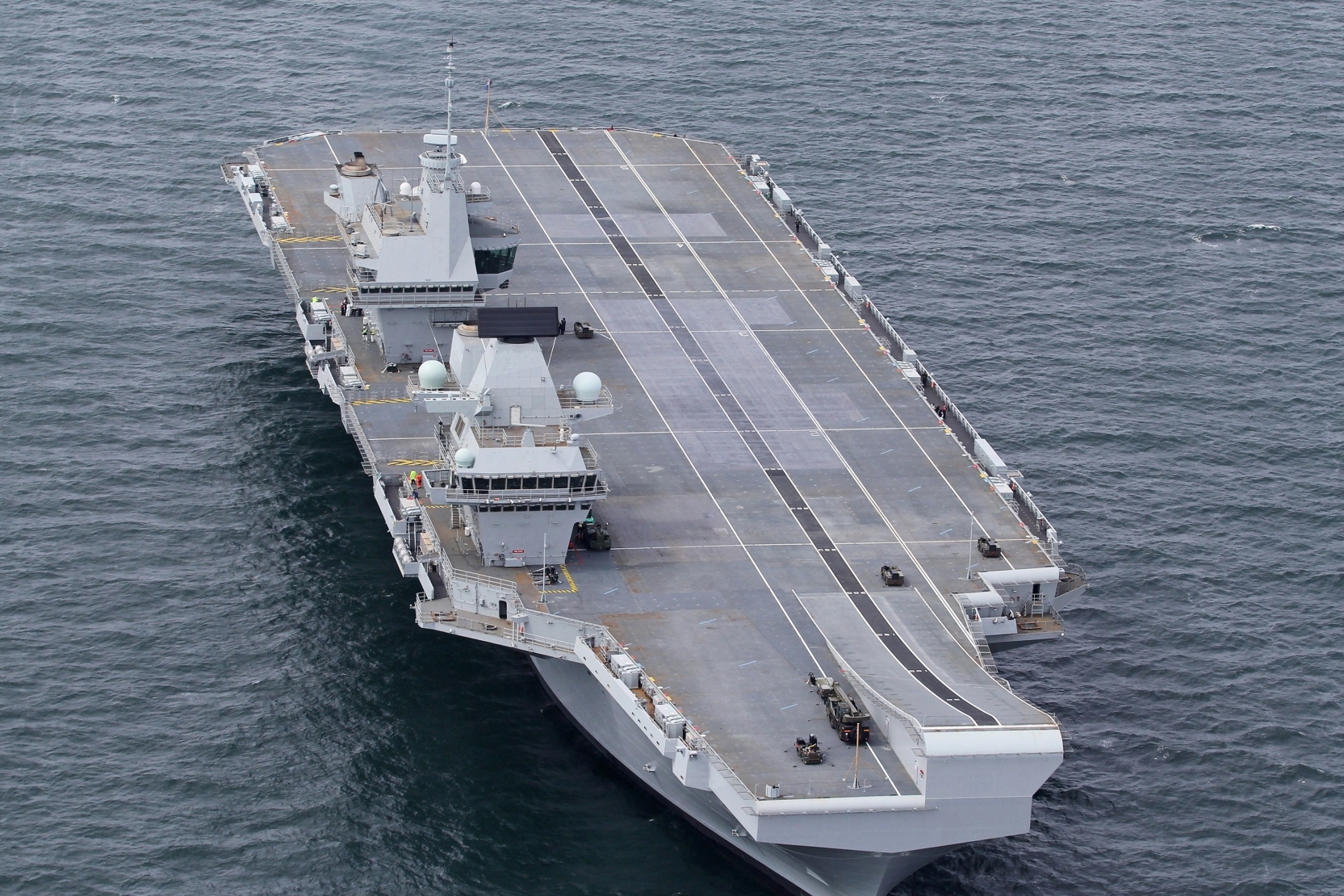 全球二号航母出战亚太！载36架五代机驰援美军！俄：勿引火烧身