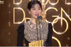 逆生长！大长今李英爱依旧美 皮肤吹弹可破不像49岁