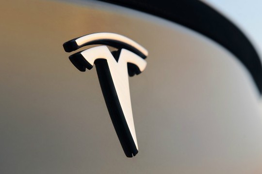 特斯拉Model 3月供最低1100元 但交车要等半年以上