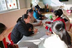 幼儿园老师怀孕，家长送礼建议遭攻击：咋不买套别墅？马屁精