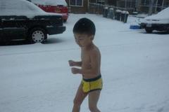 零下13度的体能训练，那位4岁的“裸跑弟”，如果过得怎么样？