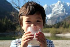 市面上这些“假牛奶”，会影响孩子的身体健康，家长要认准才行