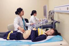 产检时一切正常，婴儿出生后却是畸形，医院是否要为此事负责？