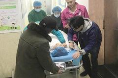 苦苦等待，孩子却已夭折，颈上还缝了八针