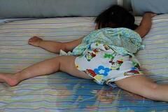 孩子快6岁了还尿床，爸爸的做法值得称赞，网友：我怎么没想到？