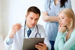 “为什么别人生的都是一个孩子，而我是3个”宝妈哭着吐露心声