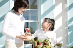 “父母的有效期只有十年”：你偷的懒里，藏着孩子终生的遗憾