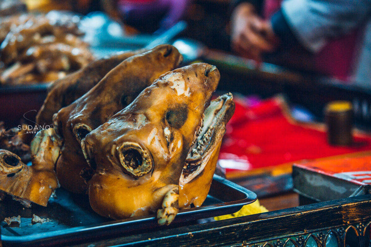 实拍喀什夜市：新疆有哪些美食不能错过，据说吃过这个才算有见识