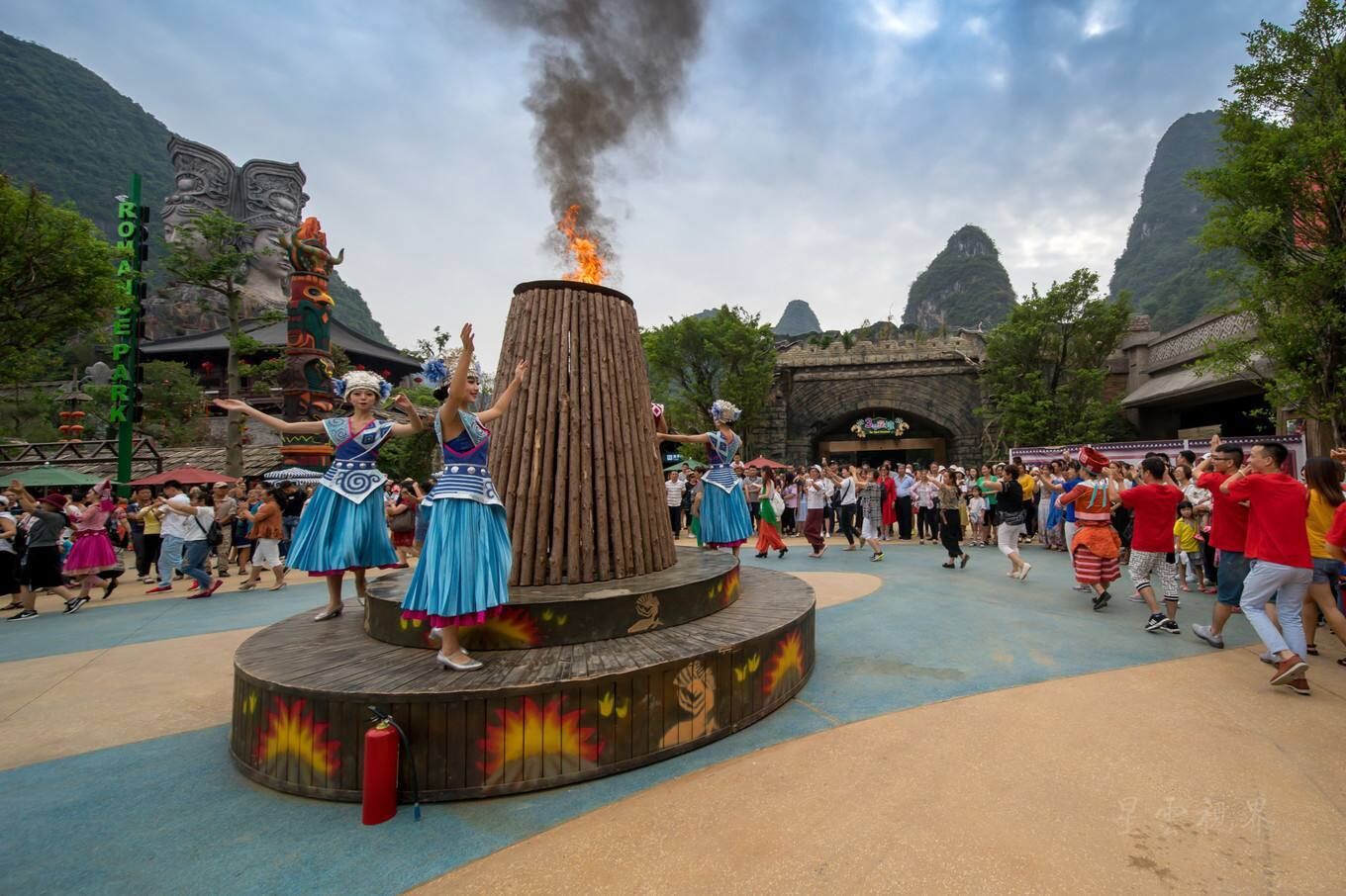 去桂林旅游，我想吃着漓江醉鱼，然后看着桂林千古情