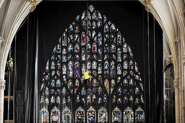 在英国要想了解哥特式建筑，有哪些代表的景点