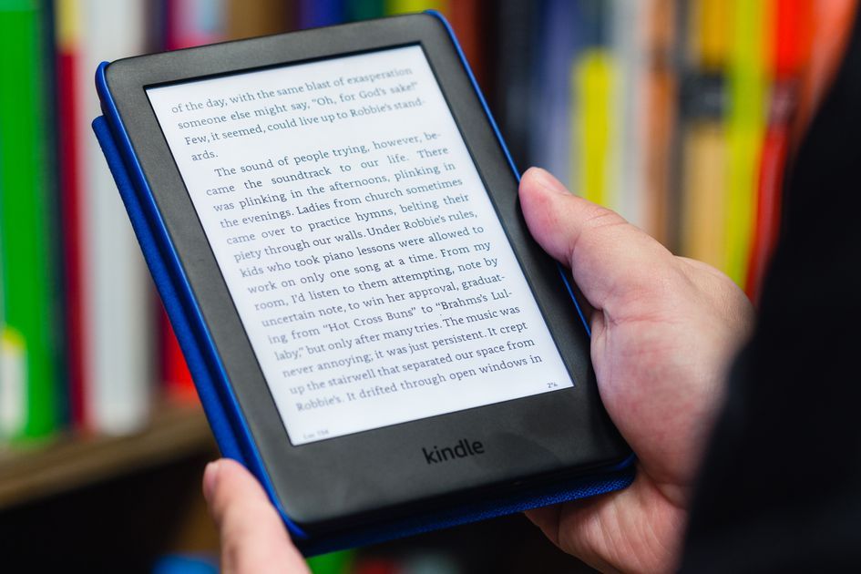 苹果是否应该推出一款电子书阅读器，与亚马逊的Kindle一争高下?
