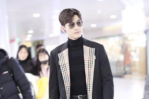 35岁男士不要穿的太幼稚！学张翰这样穿，显高显瘦帅成霸道总裁
