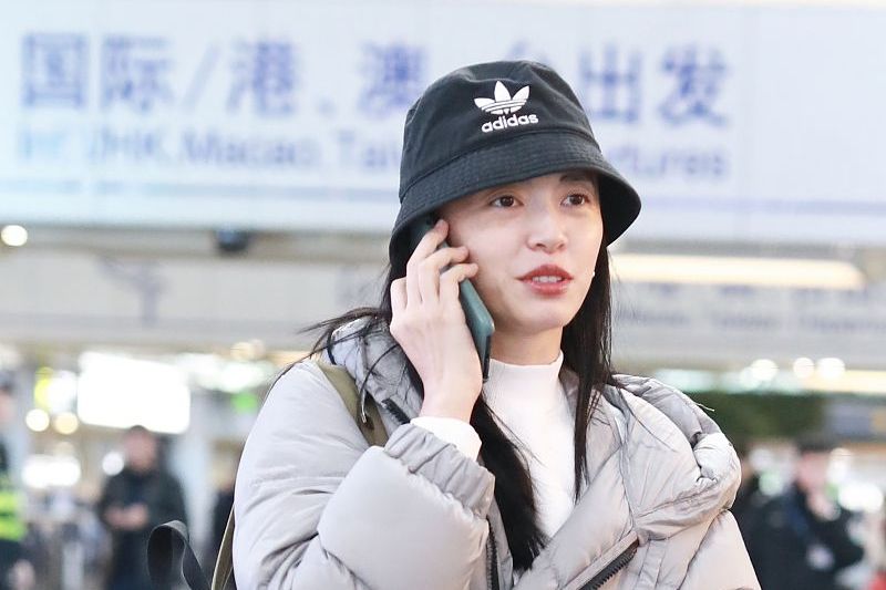 姚晨气质就是好！笨重羽绒服穿出高级感，搭配小心机配饰更有范