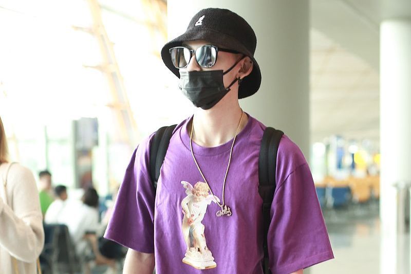 辣眼单品男士紧腿裤，嘻哈王子王琳凯也hold不住，颜值再高也无用