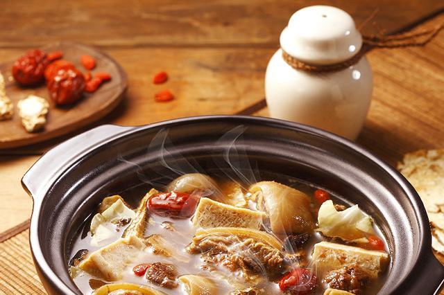 夏季养生药膳宜清淡，推荐几款药膳