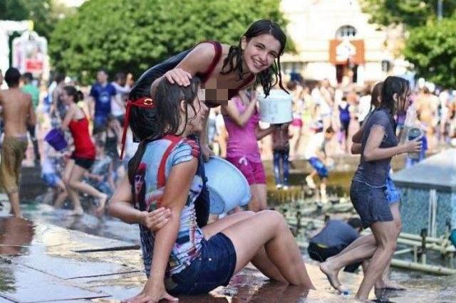 美女如云的乌克兰庆典，被誉为&ldquo;男性天堂&rdquo;，当地美女真&ldquo;疯狂&rdquo;