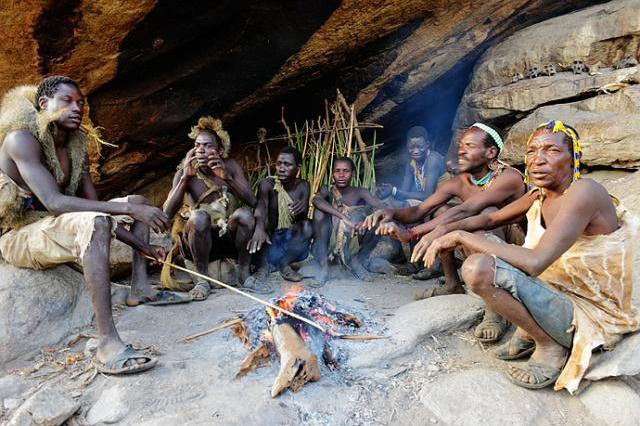 &ldquo;共享一切&rdquo;的非洲部落，生活方式很原始，女性不能拒绝其他男性