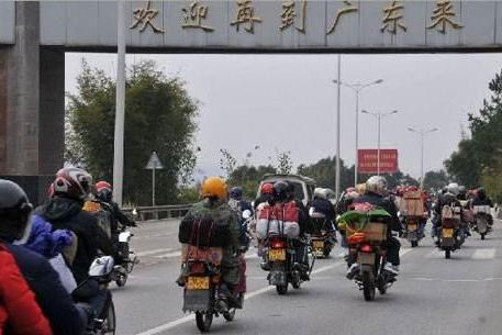 &ldquo;摩托大军&rdquo;又将出发，专家却呼吁&ldquo;禁摩&rdquo;，农民：专家给买车？