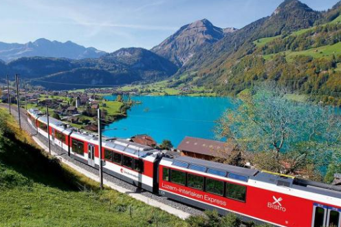 全球最富裕的国家之一，当地人把钱堆在大街上，任由百姓随便拿