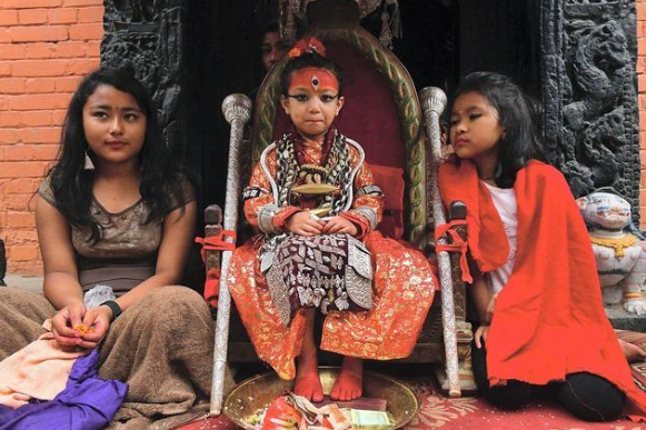 世上最&ldquo;奇特&rdquo;的国家，举国拥戴&ldquo;活女神&rdquo;，其地位堪比国王