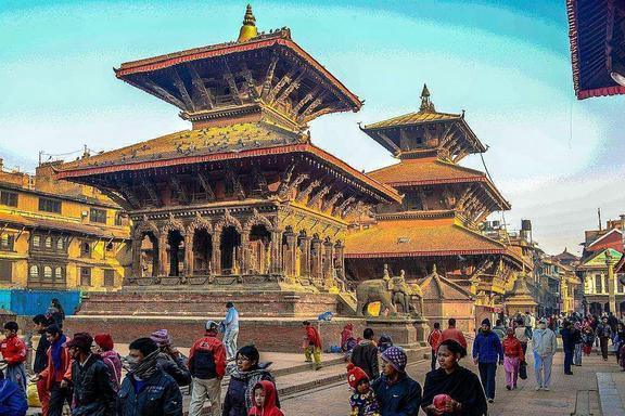 亚洲最开放的国家，女性一生最少嫁三次，并且在大庭广众&ldquo;沐浴&rdquo;