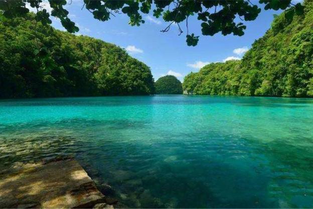 该国将日本当作“兄弟”，却停飞中国航班，如今经济发展几近停滞