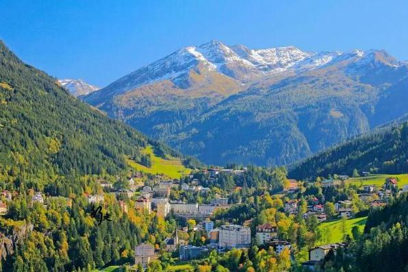 欧洲一神奇的金矿能治病，对关节病有神奇疗效，每年接待70万游客