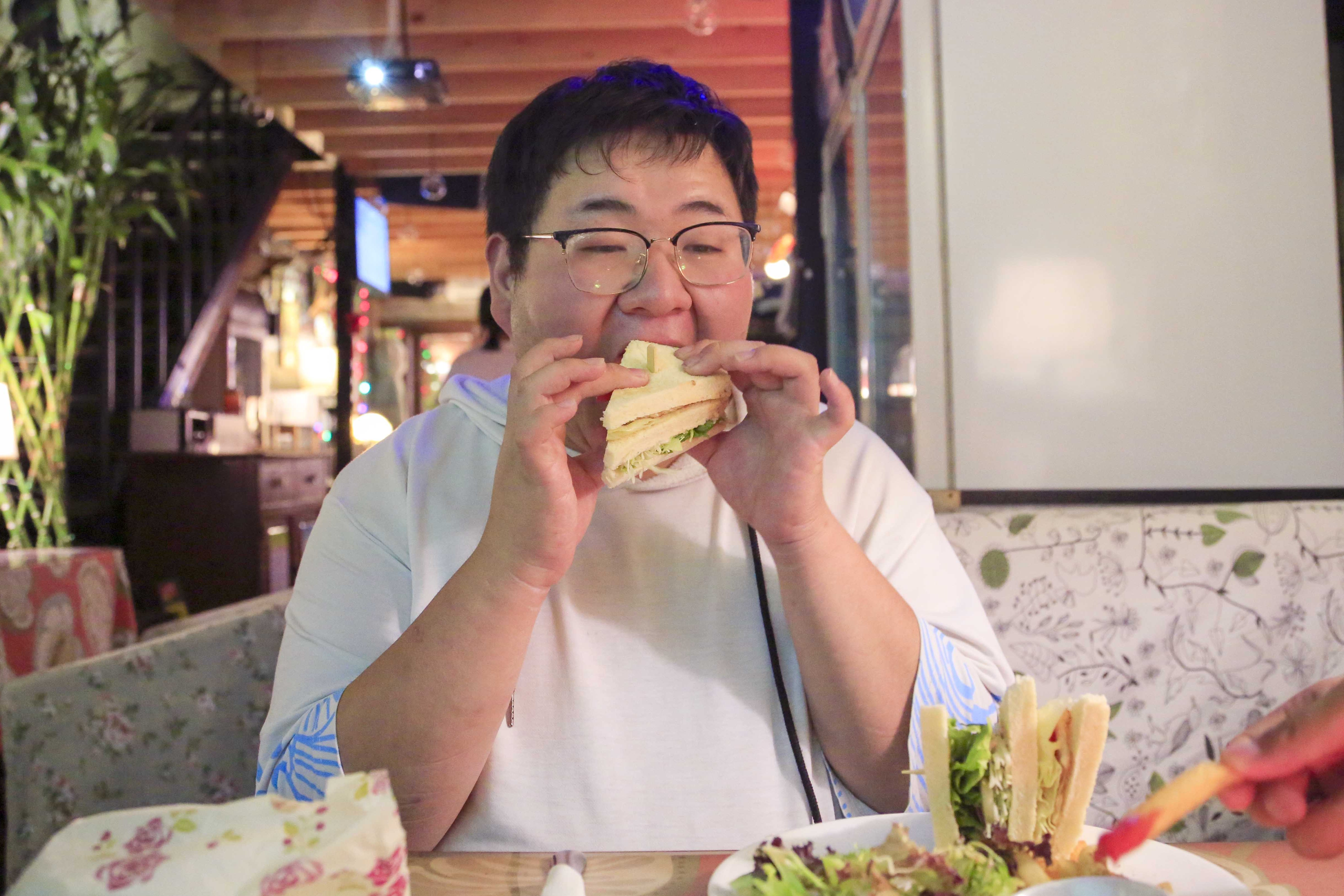 跟随地道北京人儿走进南锣鼓巷，声色犬马，原不过一首热闹诗