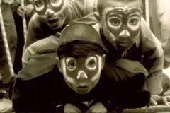 20年后“复仇” 他当街掌掴班主任