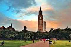 印度人称上海为“东方小孟买”，GDP3万亿的上海跟孟买差距在哪？