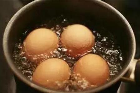 感冒发烧了，到底能不能吃鸡蛋？医生给出这样的答案