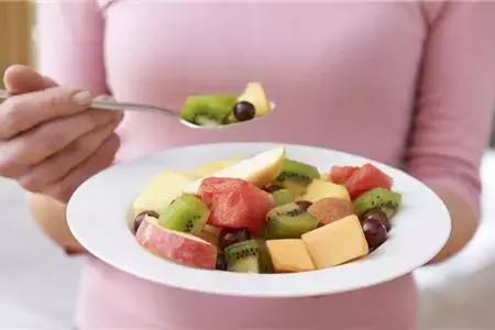 吃水果犯一个错，让你长胖还变&ldquo;黄脸婆&rdquo;！