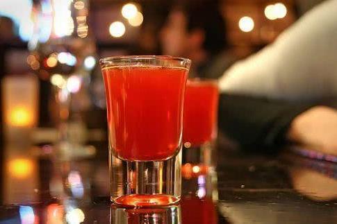 &ldquo;假&rdquo;洋酒来势汹汹！看完这些假酒危害，赶紧劝家人别喝酒了