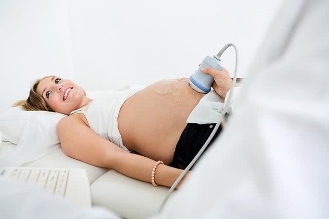 怀孕后，第一次B超什么时候做好？妇科专家这样建议