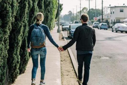 这日出生的女人，定亲、结婚较晚