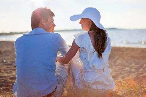 占有欲强，容易有婚外情之人