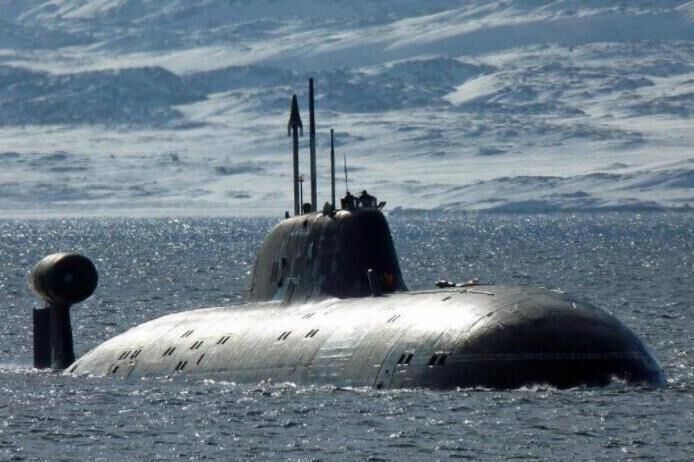 印度十分不安，巴铁最大盟友出手，大批军舰海上开火