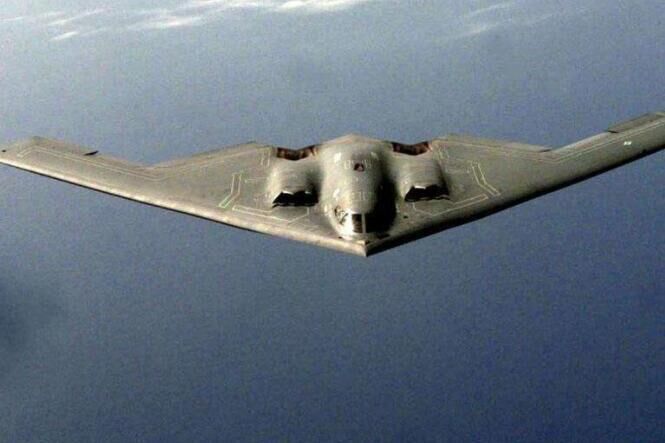 造价6亿美元，全新隐身轰炸机来了，隐身性能超越B2