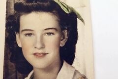 周杰伦夫妇为奶奶庆生，昆凌从小美到大，不愧是“最美天王嫂”