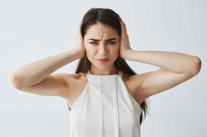 颈椎病和头晕是“一家的”？注意这4点，避免给颈椎加压