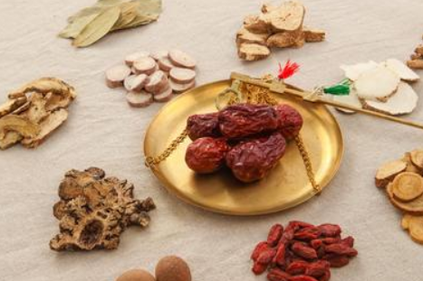 红枣和蜜枣都有补血的作用，但是哪个比较好？看完你就知道了