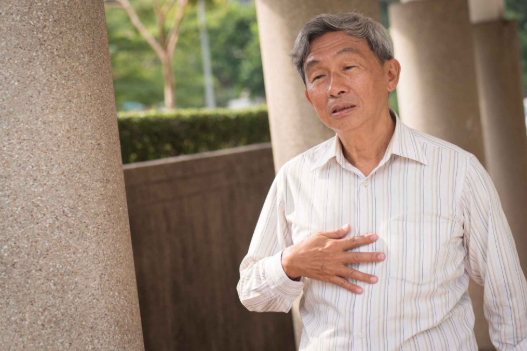 甘油三酯高的患者，身上或都有这2个表现，可以自查看看