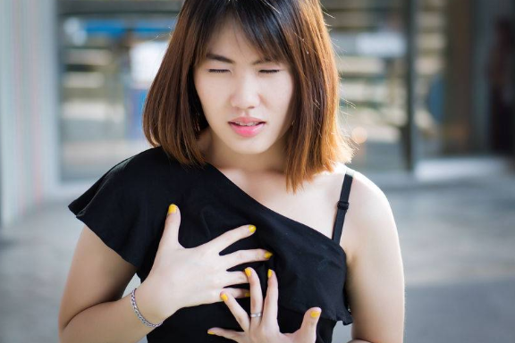 女人体内少了雌激素，身体3处或会萎缩，也许有一处是你关心的