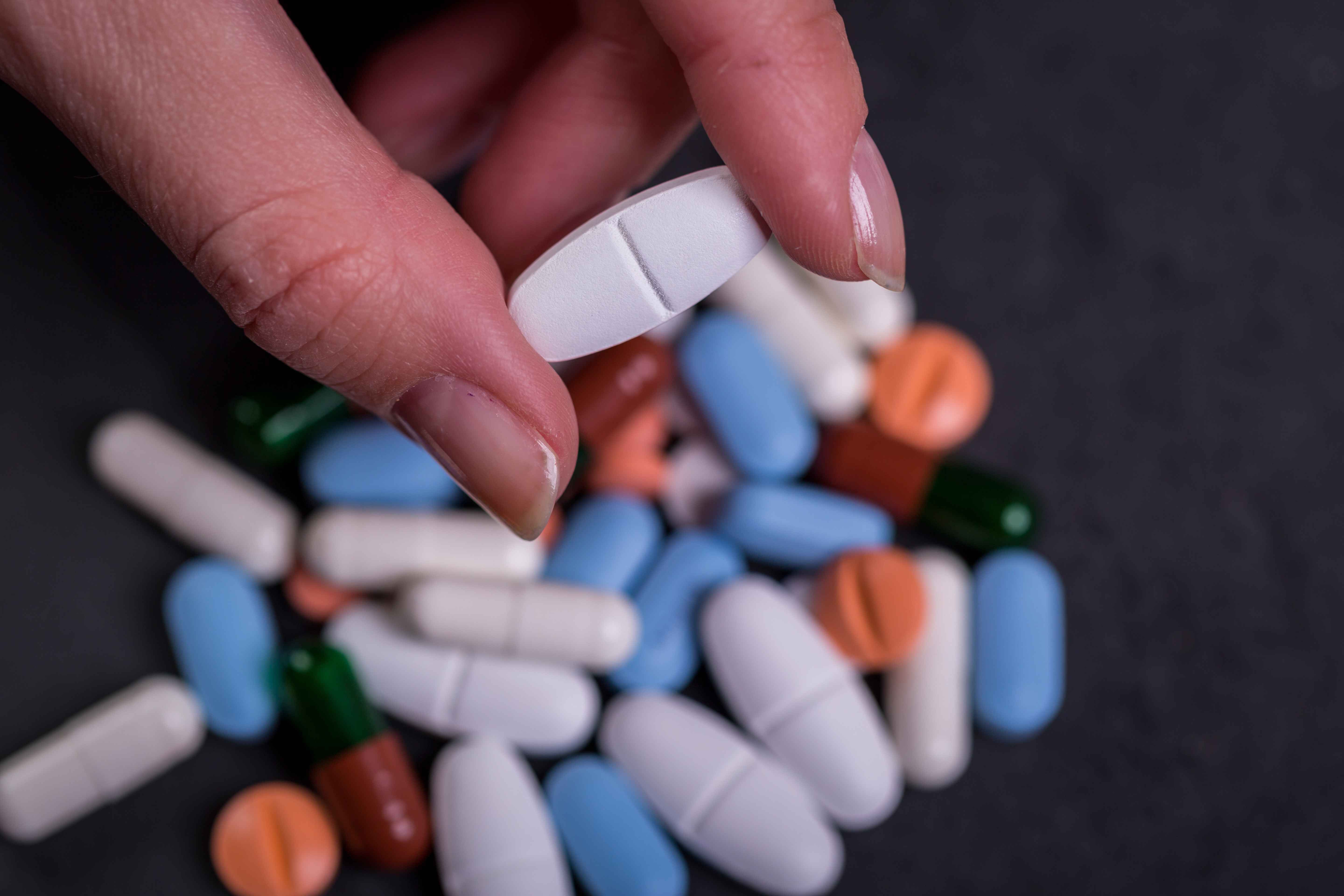 网红减肥药成本1毛？中国微商，减肥药究竟如何&ldquo;拿钱又害人&rdquo;