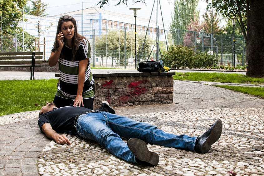 14岁学生体育活动中猝死：猝死前4个“微”信号，早抓住真能保命