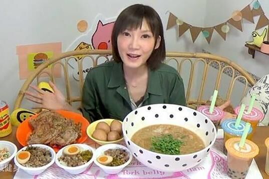 一边吃饭一边年入百万？无数大胃王的涌现，到底如何&ldquo;拿命换钱&rdquo;