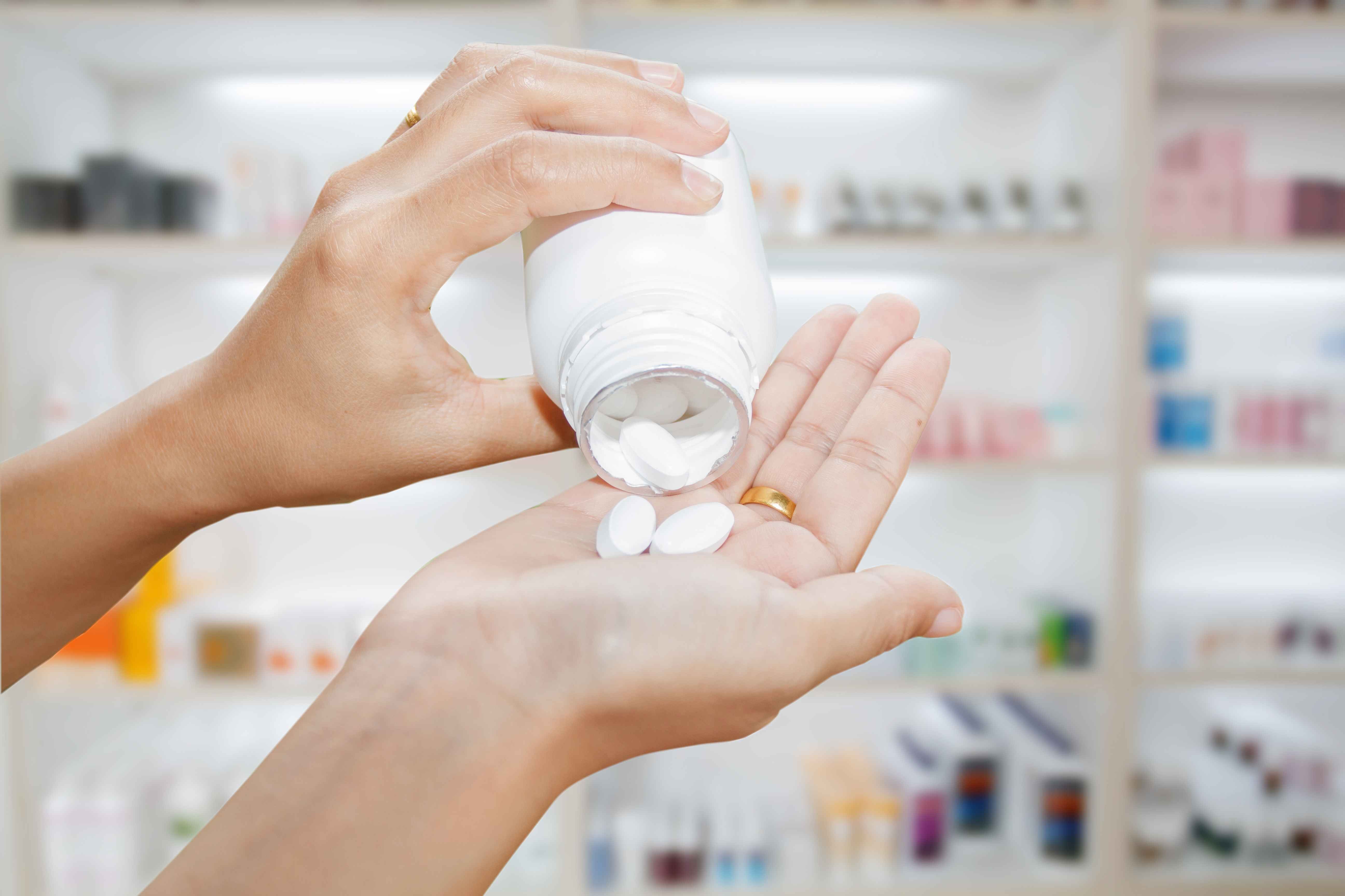 早被香港和国外禁用的这6种药，医生劝说你：可别再随意服用！