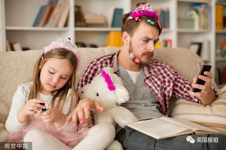 奶爸拒绝男保姆带娃，却被起诉？两边都喊冤…