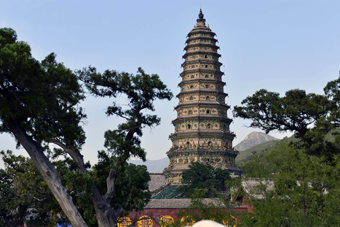 山西古建筑飞虹塔——中国现存最大最完整的一座琉璃塔
