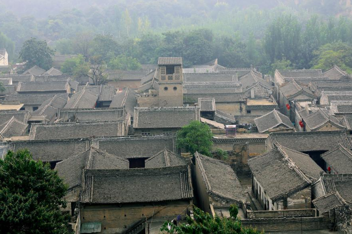 大旗头古村建筑群：广东民居典型的“三间二廊”式